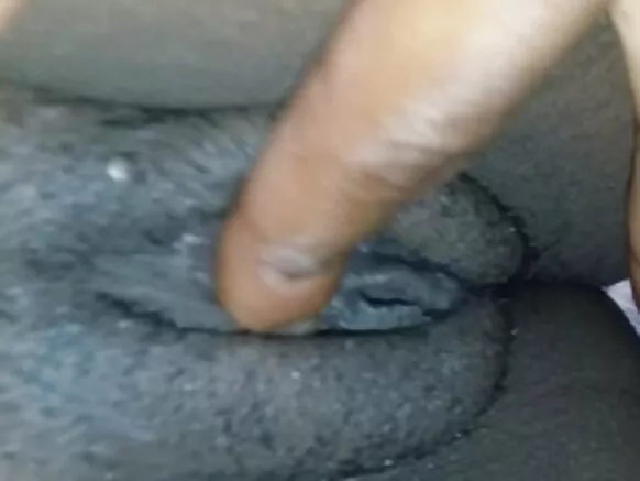 Mwanakazi wakufipa wa ku Southern wakumira sperm, mwanakazi wa ku Africa wakukhwaska Josie yekha.